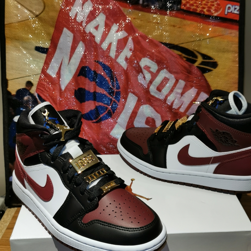Jordan 1 Mid SE Beetroot Size 7 and 8.5Women's